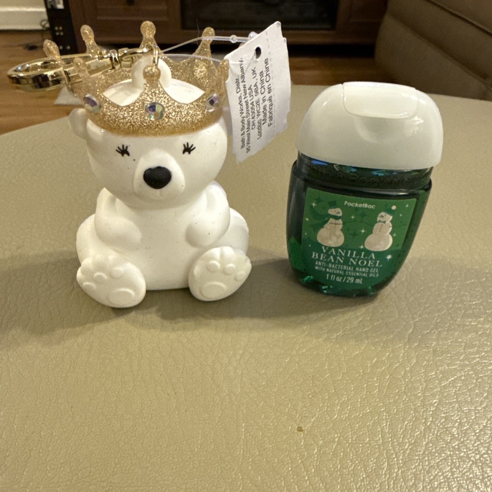 BBW Crown Royal Polar Bear Pocketbac Holder‎ And Vanilla Bean Noel Sanitizer Gel